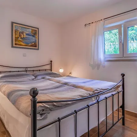 Pepi House * Peroj