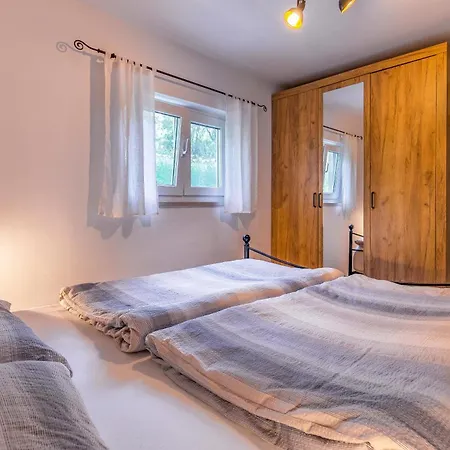 Ferienhaus Pepi House Peroj
