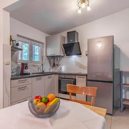 Pepi House Ferienhaus Peroj